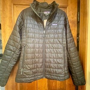Patagonia Women’s L Nano Puff Jacket, Black